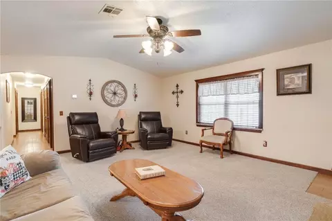 2008 E Fox Ln, Newcastle, OK 73065 photo 4