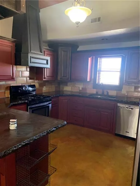 306 S Main St, Thomas, OK 73669 photo 6