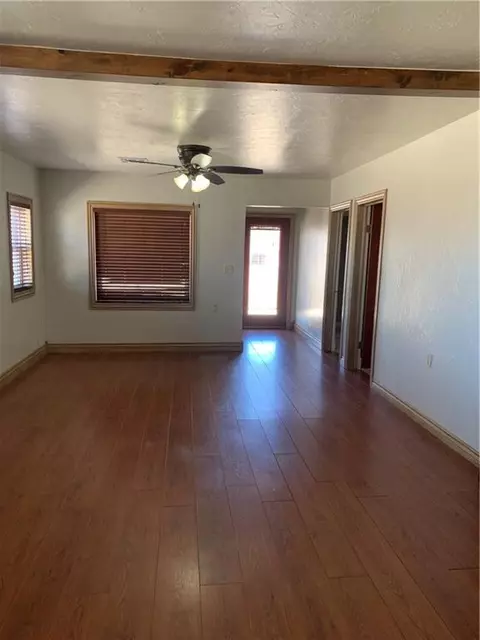 306 S Main St, Thomas, OK 73669 photo 17