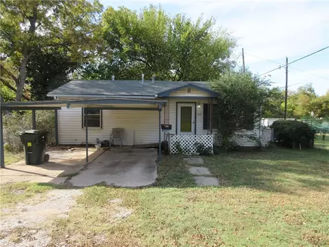 102 N 1st St, Tecumseh, OK 74873