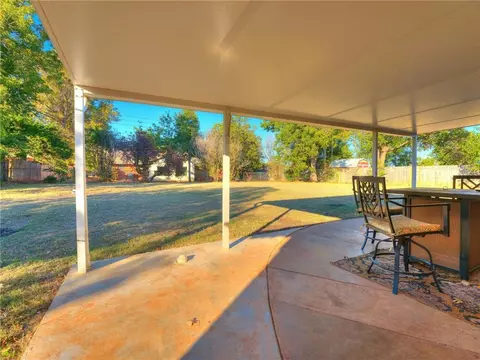 207 E 13th St, Edmond, OK 73034 photo 37