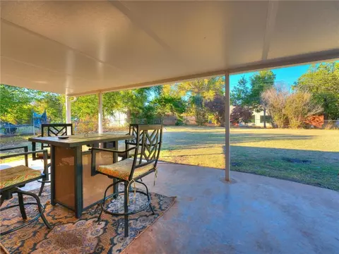207 E 13th St, Edmond, OK 73034 photo 3