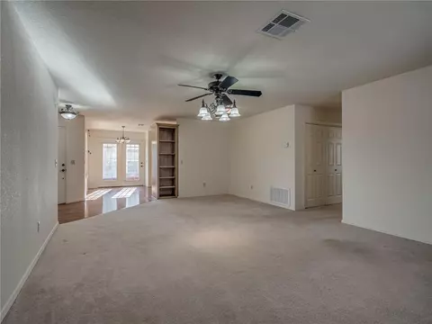 306 Silver Leaf Pl, Tuttle, OK 73089 photo 7
