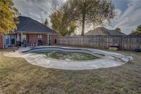 609 Chad Dr, Tuttle, OK 73089 photo 4