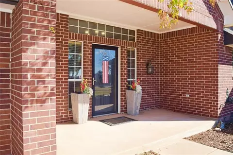 879 Oaklawn Dr, Tuttle, OK 73089 photo 4