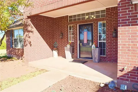 879 Oaklawn Dr, Tuttle, OK 73089 photo 3