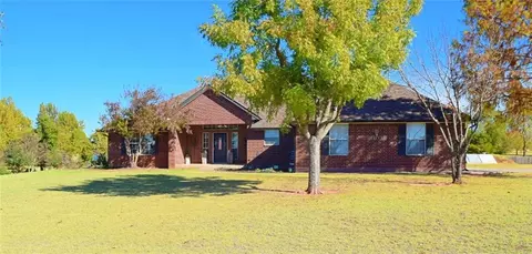 879 Oaklawn Dr, Tuttle, OK 73089 photo 2
