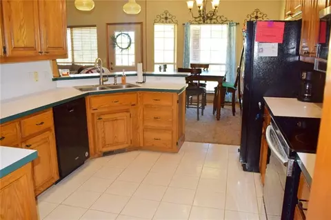 879 Oaklawn Dr, Tuttle, OK 73089 photo 9