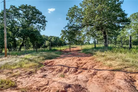 35746 Mill Rd, Tecumseh, OK 74873
