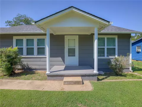 1102 Holloway Dr, Maysville, OK 73057