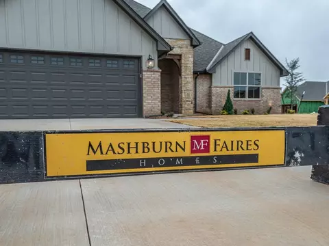 2128 Lago Dr, Moore, OK 73170 photo 3