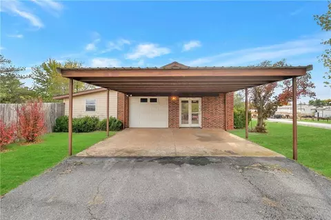116 Poplar St, Erick, OK 73645 photo 4