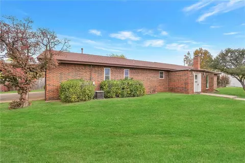 116 Poplar St, Erick, OK 73645 photo 3