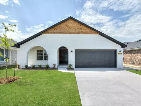 13320 SW 5th St, Yukon, OK 73099