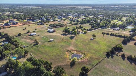 Highland Hills Drive, Edmond, OK 73034