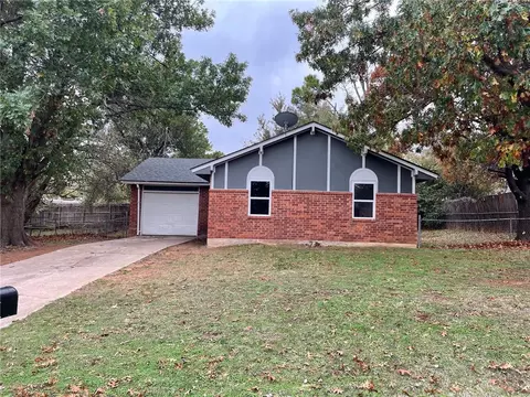 3404 E Noble Dr, Edmond, OK 73034 photo 2