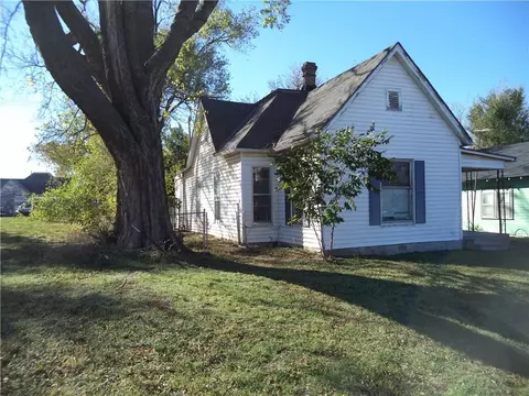 715 E Vilas Ave, Guthrie, OK 73044 photo 2