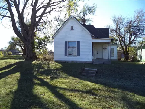 715 E Vilas Ave, Guthrie, OK 73044 photo 1