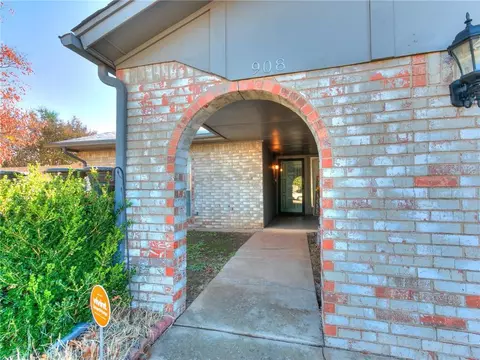908 Devon St, Yukon, OK 73099 photo 3