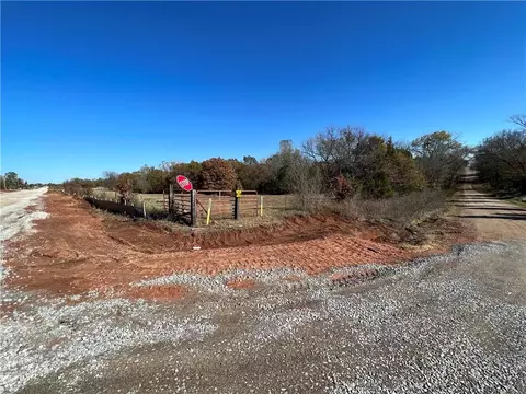 3 N Kickapoo Ave, Meeker, OK 74855 photo 2
