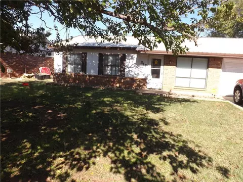 317 Mercury St, Altus, OK 73521 photo 2