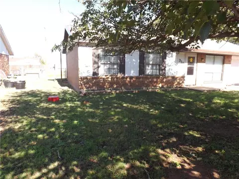 317 Mercury St, Altus, OK 73521 photo 3