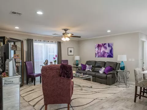313 Silver Leaf Pl, Tuttle, OK 73089 photo 4