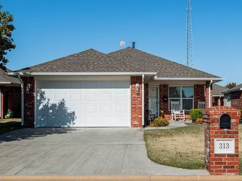 313 Silver Leaf Pl, Tuttle, OK 73089 photo 2