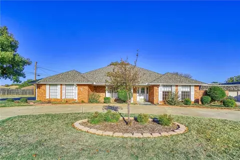 306 William Dr, Altus, OK 73521 photo 2