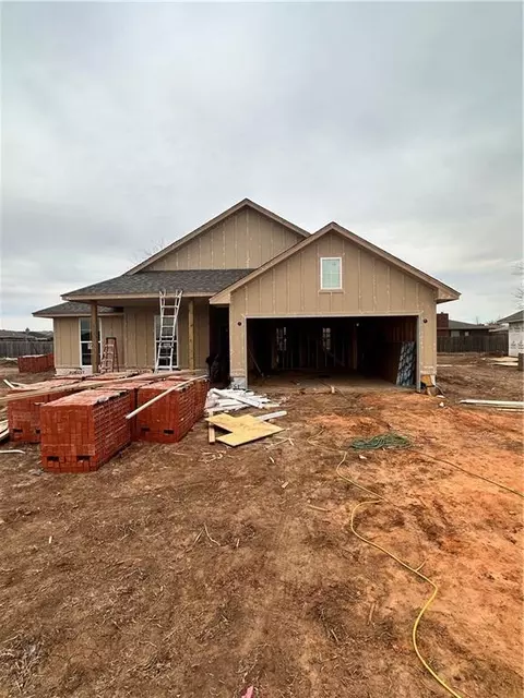 4628 Sandhill Dr, Enid, OK 73703