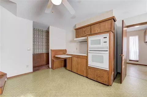 1011 Hampton Rd, Harrah, OK 73045 photo 14