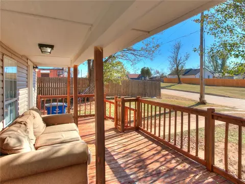 1010 E Vilas St, Guthrie, OK 73044 photo 5