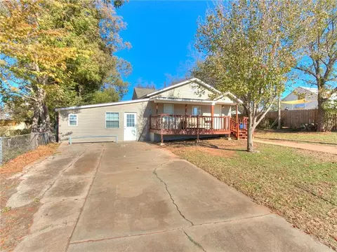 1010 E Vilas St, Guthrie, OK 73044 photo 3