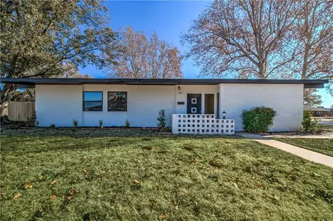 101 Sandra Rd, Clinton, OK 73601 photo 1