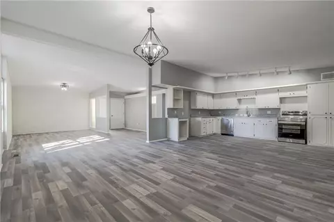 101 Sandra Rd, Clinton, OK 73601 photo 4