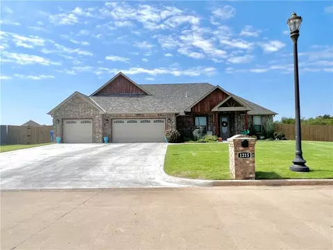 1215 Hummingbird Dr, Cache, OK 73527 photo 1
