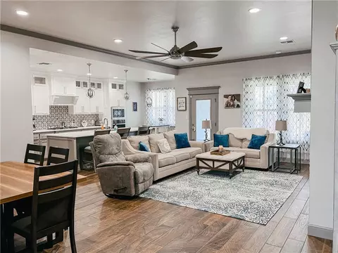 1215 Hummingbird Dr, Cache, OK 73527 photo 6