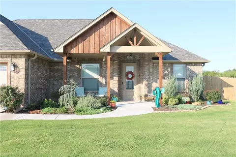 1215 Hummingbird Dr, Cache, OK 73527 photo 2