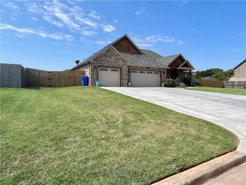 1215 Hummingbird Dr, Cache, OK 73527 photo 4