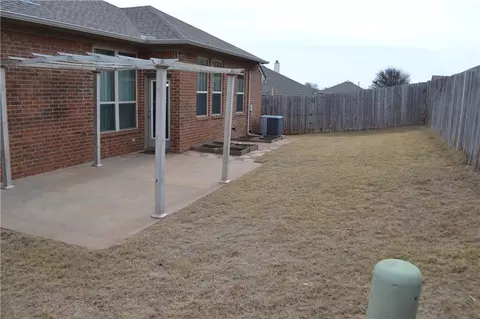 601 Hedgewood Dr, Moore, OK 73160 photo 21