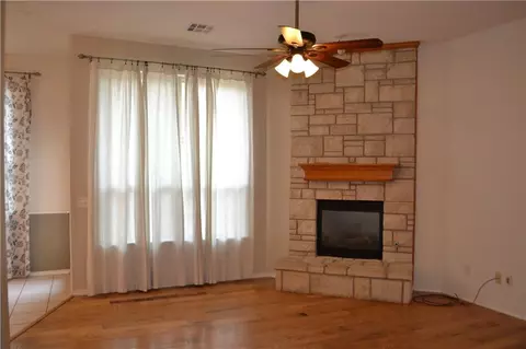 601 Hedgewood Dr, Moore, OK 73160 photo 4