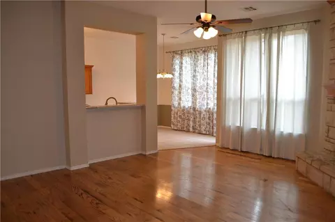 601 Hedgewood Dr, Moore, OK 73160 photo 3