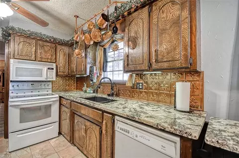 8601 E Franklin Rd, Norman, OK 73026 photo 8