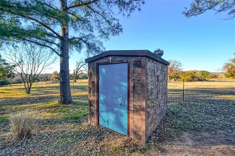 8601 E Franklin Rd, Norman, OK 73026 photo 32