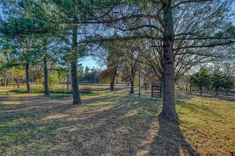 8601 E Franklin Rd, Norman, OK 73026 photo 35