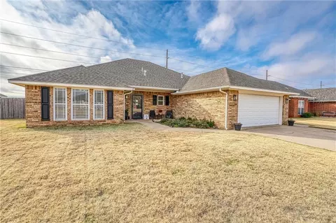 1808 Cougar Cir, Altus, OK 73521 photo 2