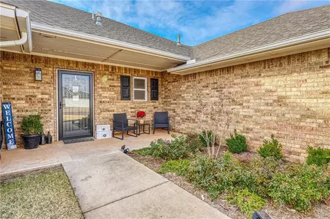 1808 Cougar Cir, Altus, OK 73521 photo 3