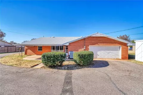 14 E Anchor, Sayre, OK 73662 photo 1