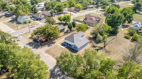 1419 E Springer Ave, Guthrie, OK 73044 photo 3