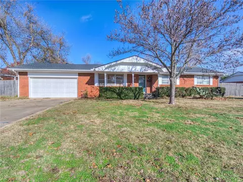 1221 Vine St, Norman, OK 73072 photo 1